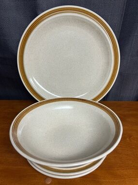 Vintage 'Countryside Sandy sy-7835 stoneware Collection 4pcs